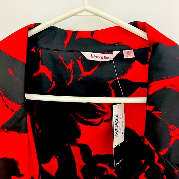 La Vie en Rose Silky Robe NWT - Picture 2 of 2